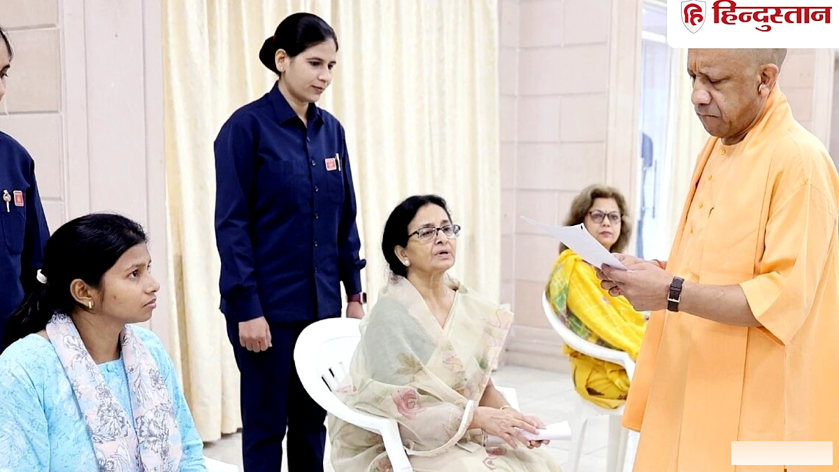 जनता दर्शन' में पुलिस की हीलाहवाली पर CM योगी सख्त, अधिकारियों को दिए कड़े निर्देश