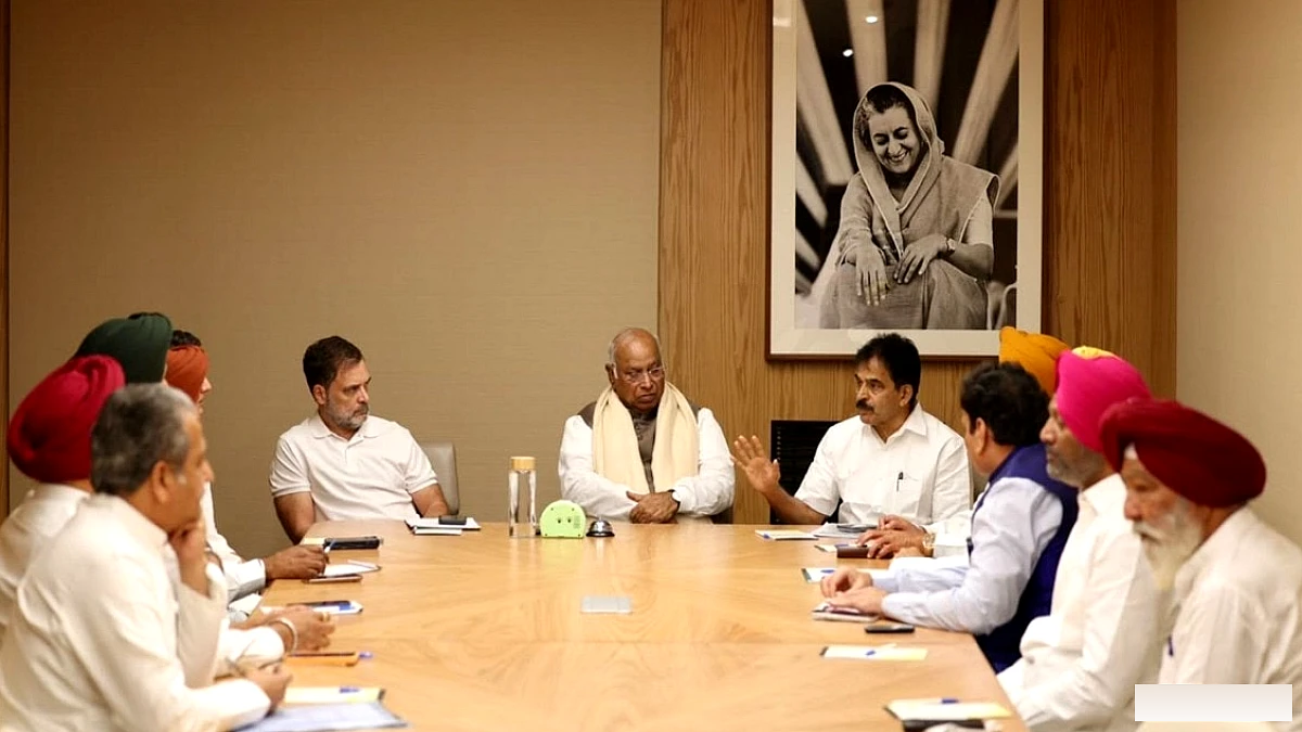 विपक्ष ने ज्ञानेश कुमार के खिलाफ सार्वजनिक महाभियोग का ऐलान, कांग्रेस अध्यक्ष खड़गे के आवास पर इकट्ठा हुए इंडिया ब्लॉक के नेता
